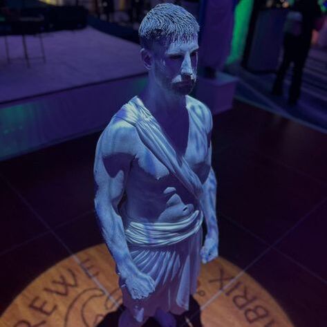 Living Statue